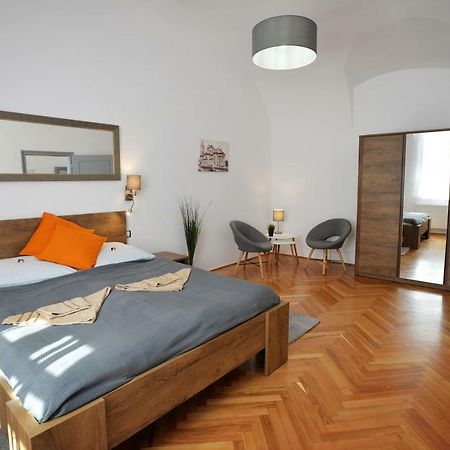 Pr Apartman Eger Exterior photo