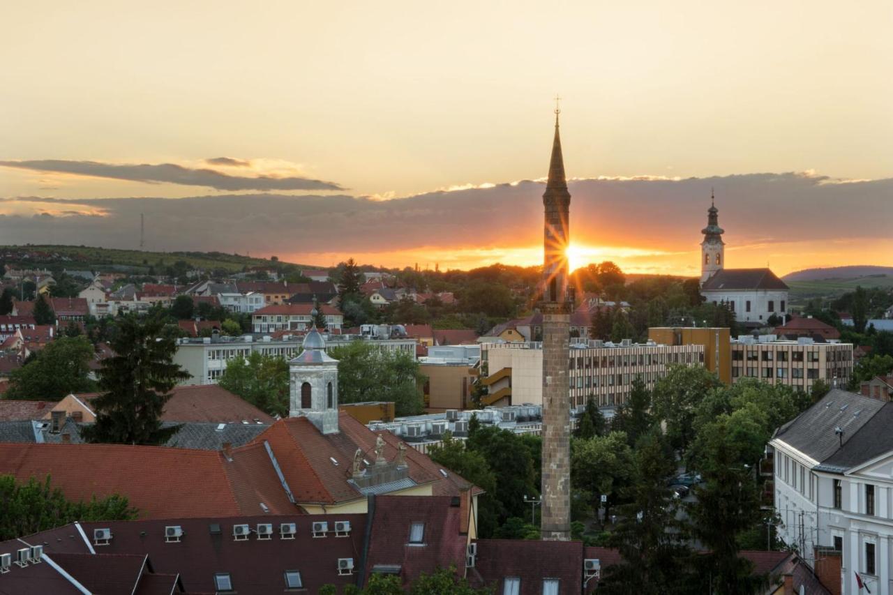 Pr Apartman Eger Exterior photo