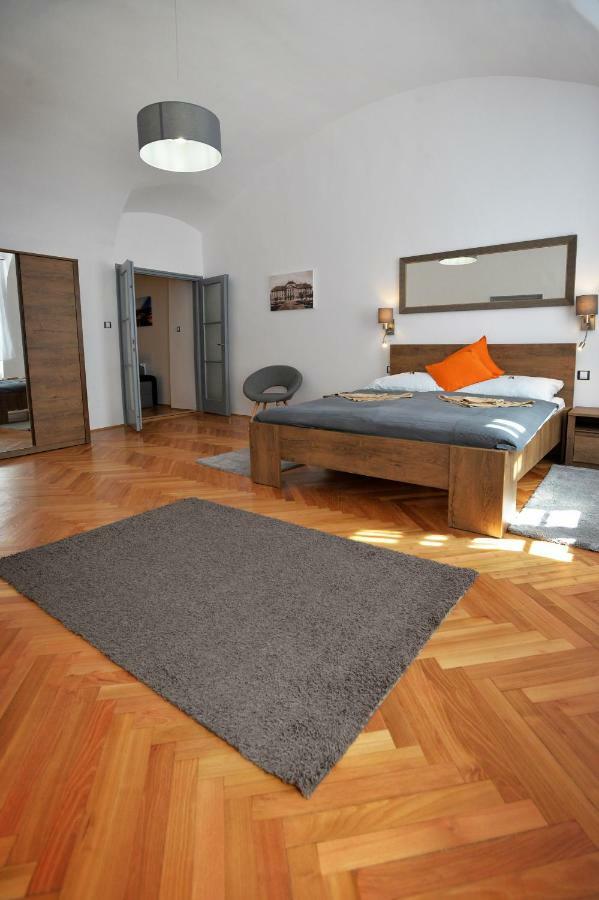 Pr Apartman Eger Exterior photo